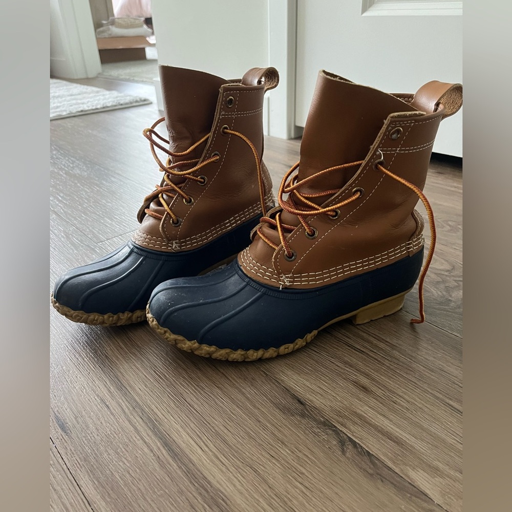 L.L.Bean Women’s Duck Boot 8”